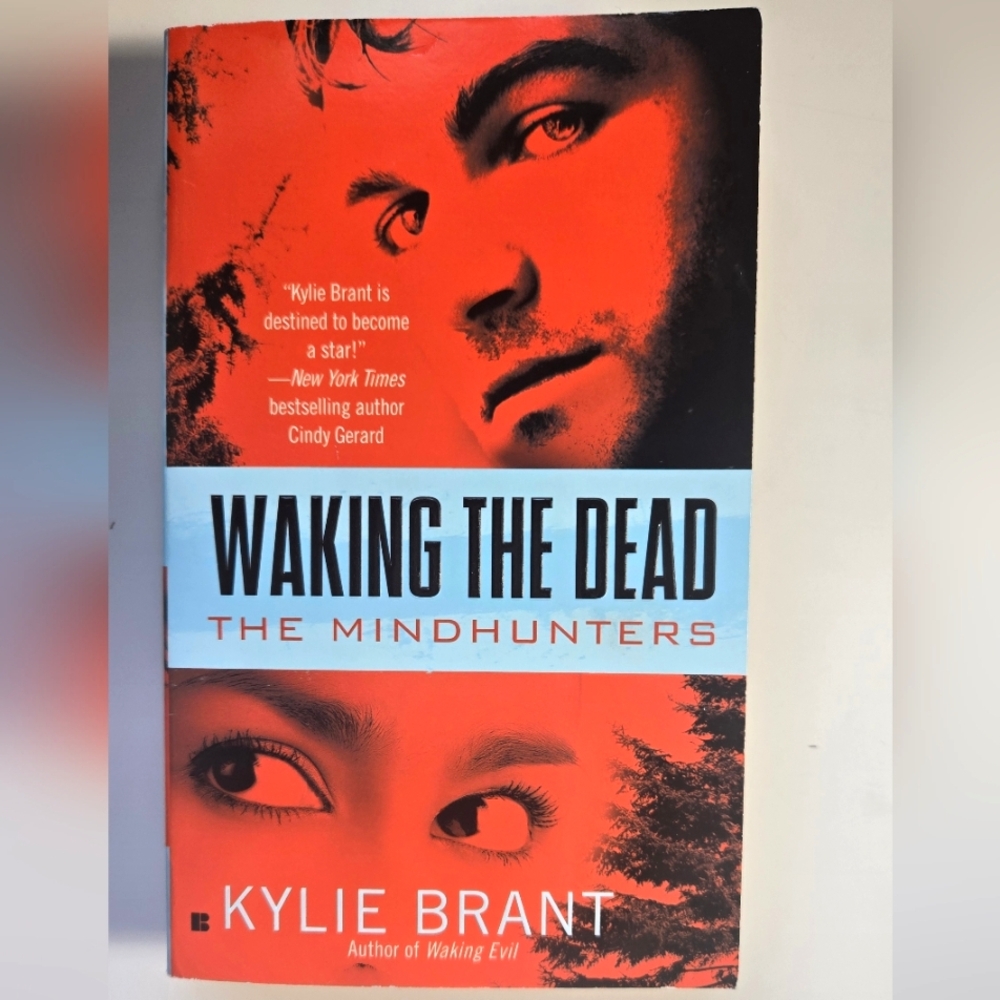 Waking the Dead The Mindhunters by Kylie Brant